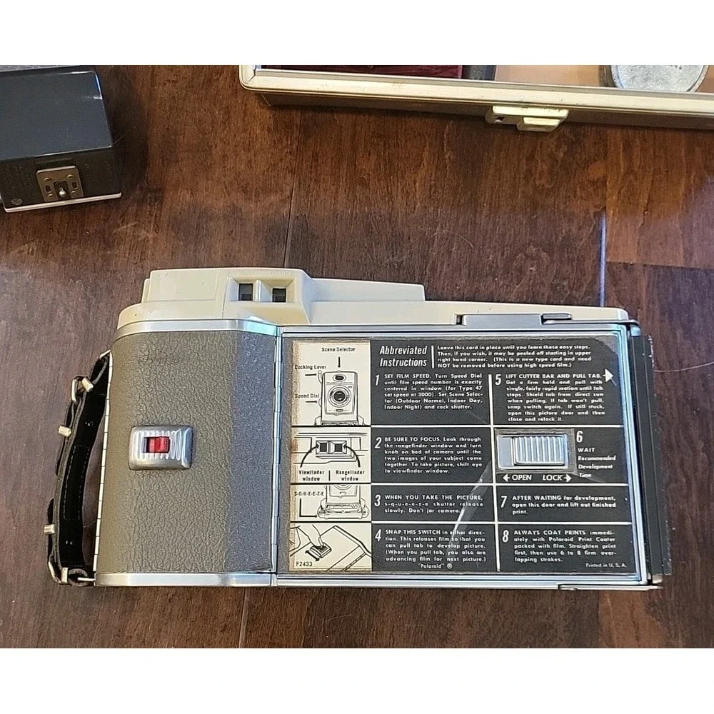 Vintage Polaroid Electric Eye 850 Land Camera Leather Case With Contents‎ Bulb